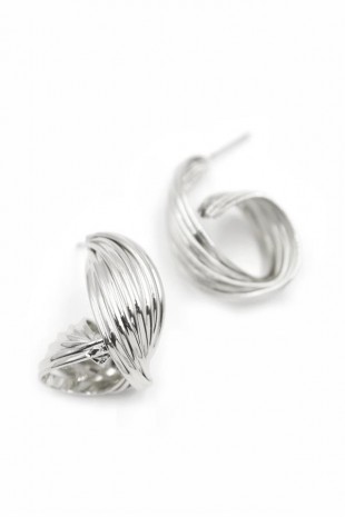 Metal Kıvrımlı Küpe - Gümüş Metal Kıvrımlı Küpe - Gümüş