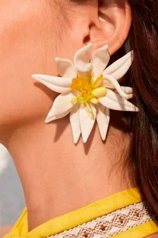 Beyaz Çiçek Küpe - Beyaz Beyaz Çiçek Küpe - Beyaz